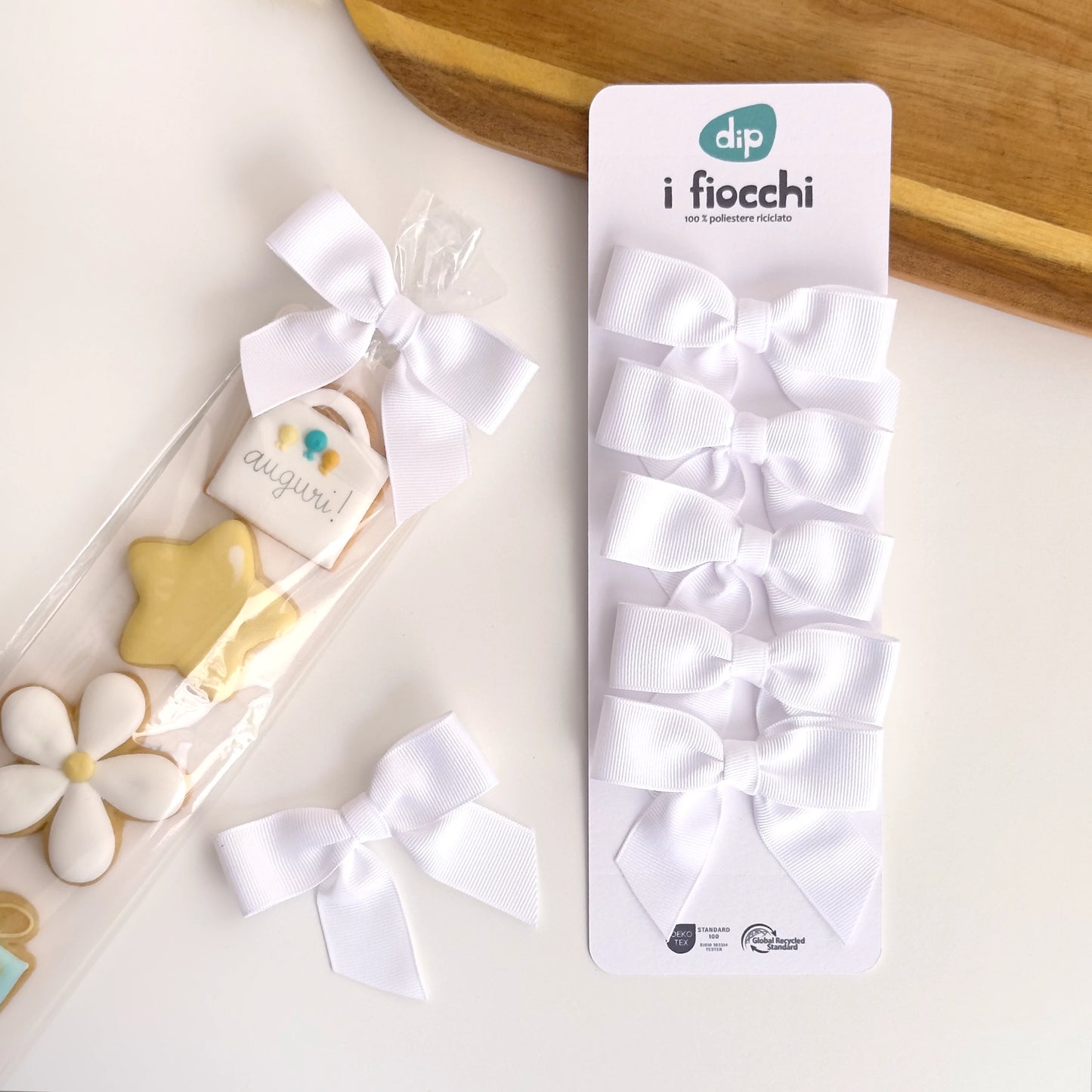 Confezione 5 fiocchi bianchi 8x6cm con fil di ferro per bomboniere matrimonio.