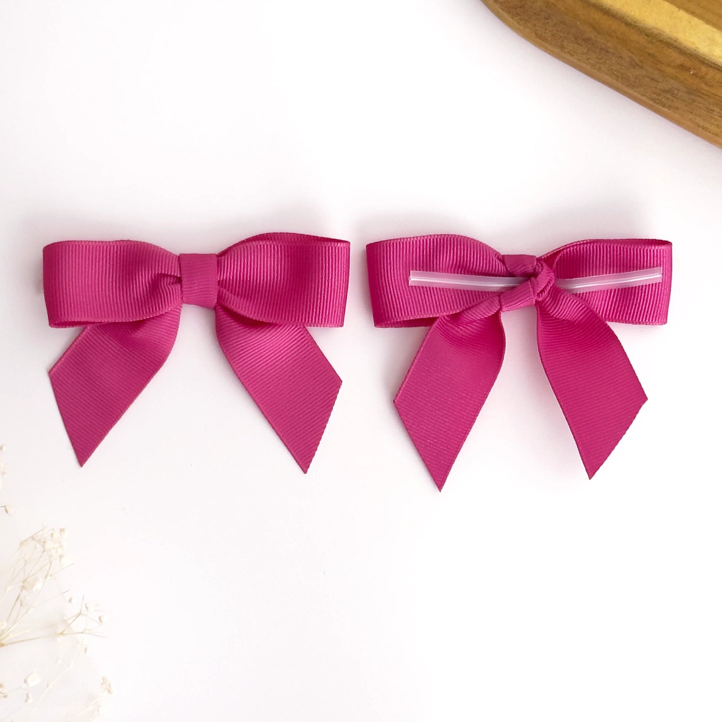 Fiocco magenta prelegato 8x6cm decorazione pacchi fashion.