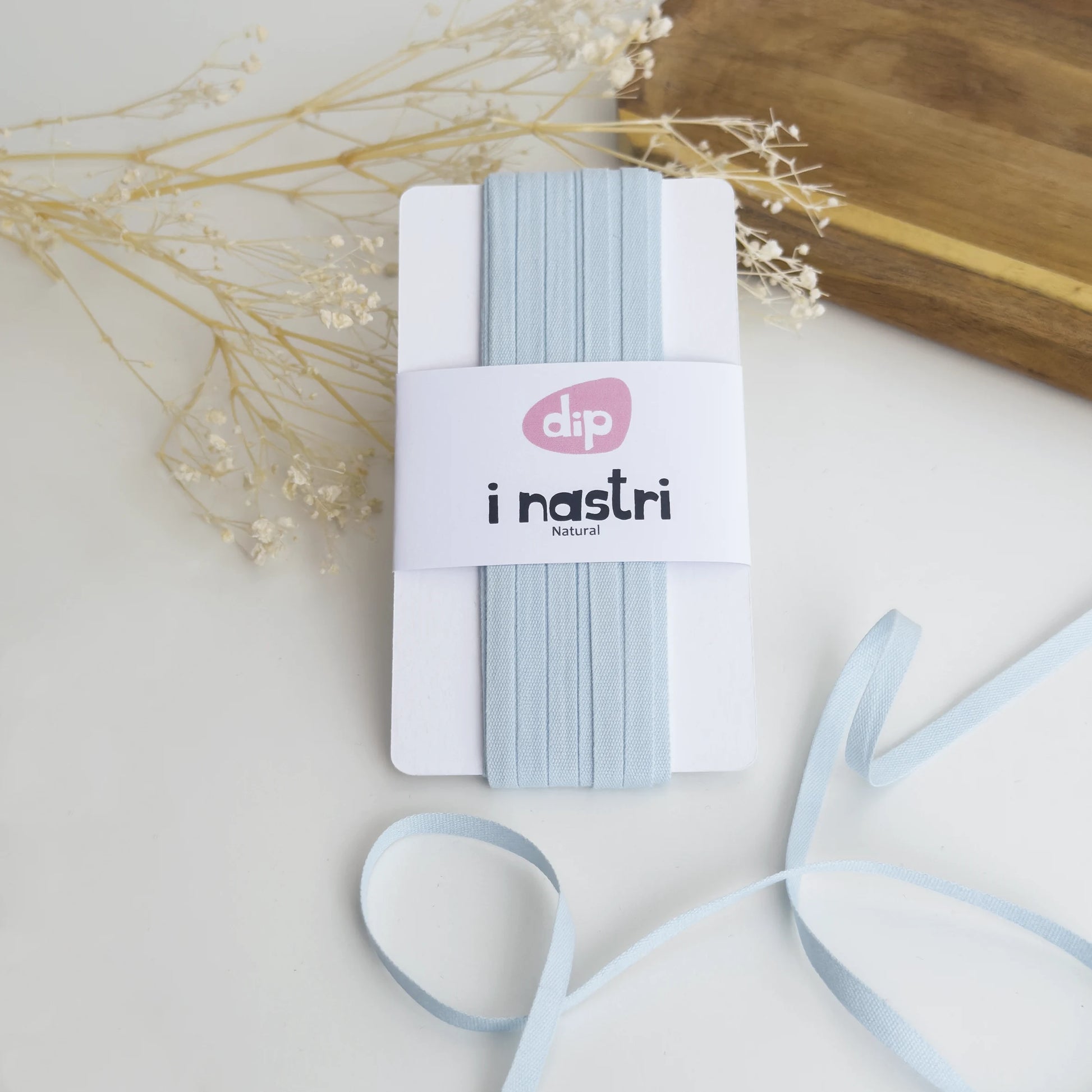 Nastro cotone azzurro polvere 5mm texture morbida per confezioni regalo.
