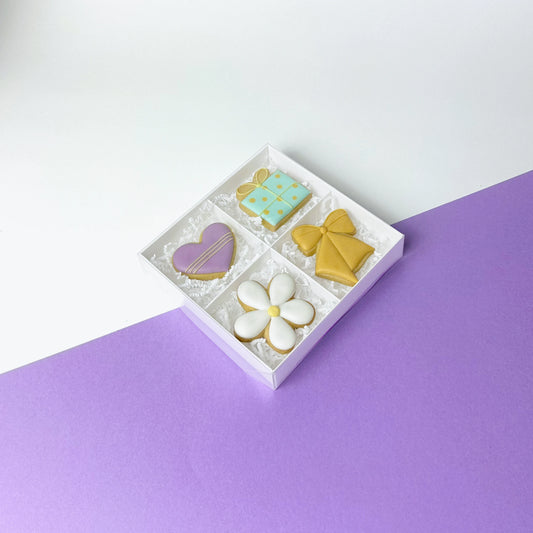 Set 5 scatole quadrate bianco 10x10 cm con coperchio trasparente a scorrimento, design minimal per packaging artigianale.